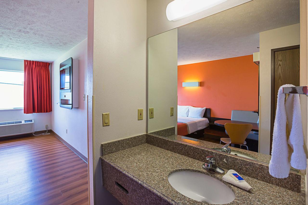Motel 6 Omaha - Iat West Kültér fotó