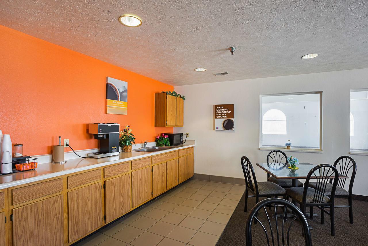 Motel 6 Omaha - Iat West Kültér fotó